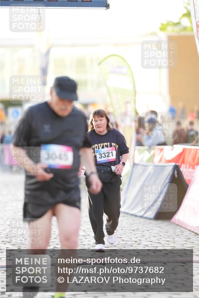 12.06.2026 - Holstenköstenlauf LAZAROV Photography http://msf.ph/oto/9737682 12.06.2026 20:16:47 Laufen 3045, 3321 meine-sportfotos.de