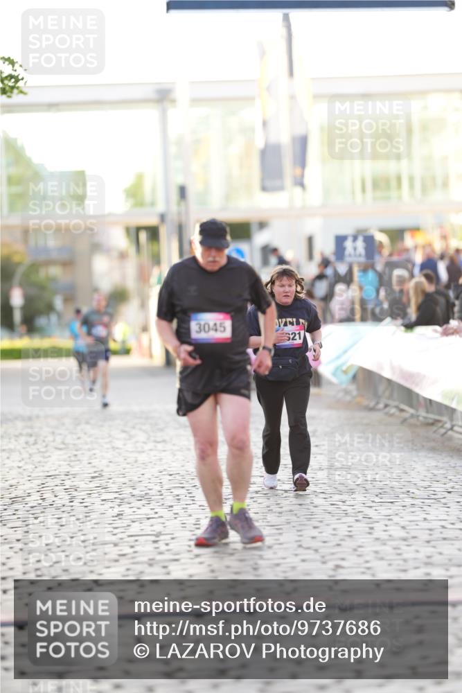 12.06.2026 - Holstenköstenlauf LAZAROV Photography http://msf.ph/oto/9737686 12.06.2026 20:16:44 Laufen 3045, 3321 meine-sportfotos.de