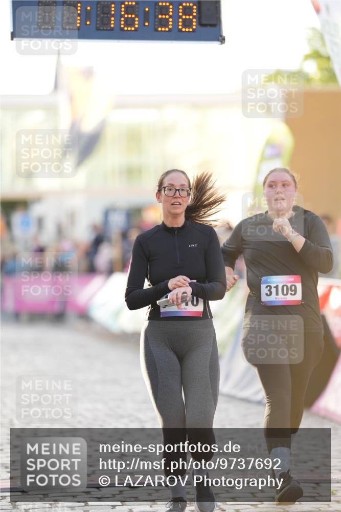 12.06.2026 - Holstenköstenlauf LAZAROV Photography http://msf.ph/oto/9737692 12.06.2026 20:16:37 Laufen 3109, 3110, 3183, 3481 meine-sportfotos.de