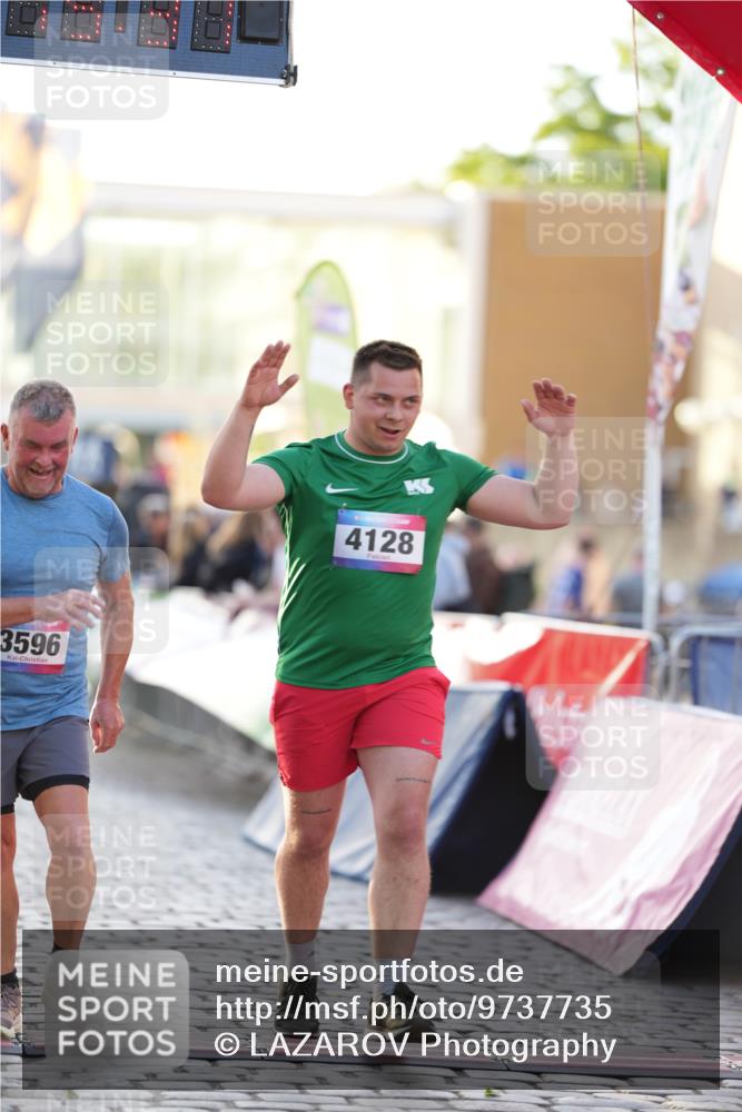 12.06.2026 - Holstenköstenlauf LAZAROV Photography http://msf.ph/oto/9737735 12.06.2026 20:15:36 Laufen 3596, 3598, 4128 meine-sportfotos.de