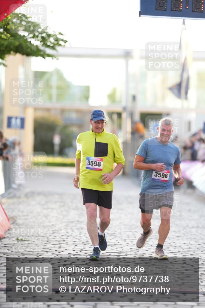 12.06.2026 - Holstenköstenlauf LAZAROV Photography http://msf.ph/oto/9737738 12.06.2026 20:15:34 Laufen 3596, 3598, 4128 meine-sportfotos.de