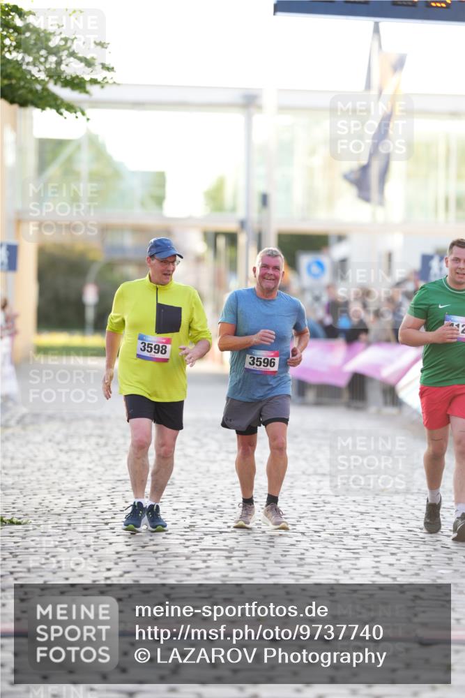 12.06.2026 - Holstenköstenlauf LAZAROV Photography http://msf.ph/oto/9737740 12.06.2026 20:15:33 Laufen 3596, 3598, 4128 meine-sportfotos.de