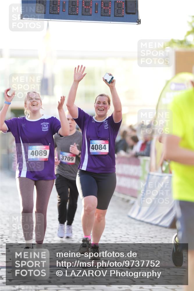 12.06.2026 - Holstenköstenlauf LAZAROV Photography http://msf.ph/oto/9737752 12.06.2026 20:14:45 Laufen 3491, 3493, 3521, 3709, 4084, 4089, 4827 meine-sportfotos.de