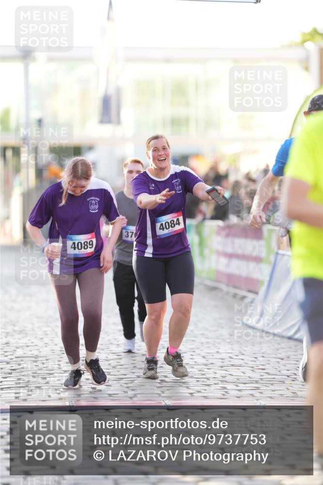 12.06.2026 - Holstenköstenlauf LAZAROV Photography http://msf.ph/oto/9737753 12.06.2026 20:14:45 Laufen 3491, 3493, 3521, 3709, 4084, 4089, 4827 meine-sportfotos.de
