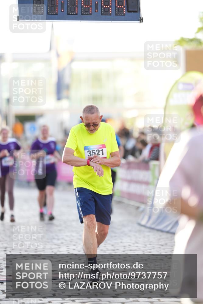 12.06.2026 - Holstenköstenlauf LAZAROV Photography http://msf.ph/oto/9737757 12.06.2026 20:14:42 Laufen 3491, 3493, 3521, 4084, 4089, 4827 meine-sportfotos.de