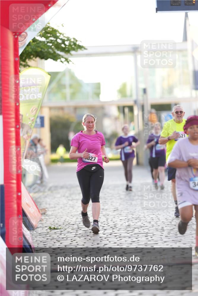 12.06.2026 - Holstenköstenlauf LAZAROV Photography http://msf.ph/oto/9737762 12.06.2026 20:14:39 Laufen 3491, 3521, 4827 meine-sportfotos.de
