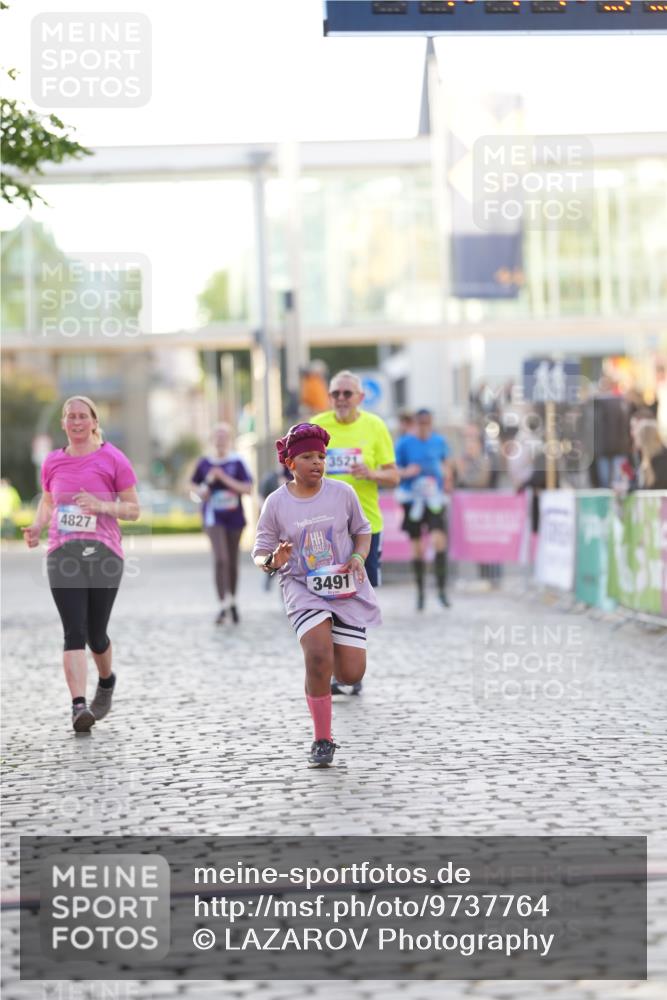 12.06.2026 - Holstenköstenlauf LAZAROV Photography http://msf.ph/oto/9737764 12.06.2026 20:14:38 Laufen 3491, 3521, 4827 meine-sportfotos.de
