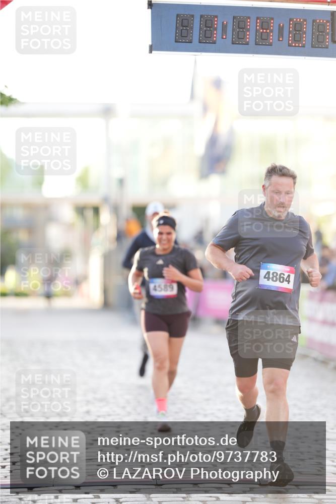 12.06.2026 - Holstenköstenlauf LAZAROV Photography http://msf.ph/oto/9737783 12.06.2026 20:14:05 Laufen 3947, 4589, 4864 meine-sportfotos.de