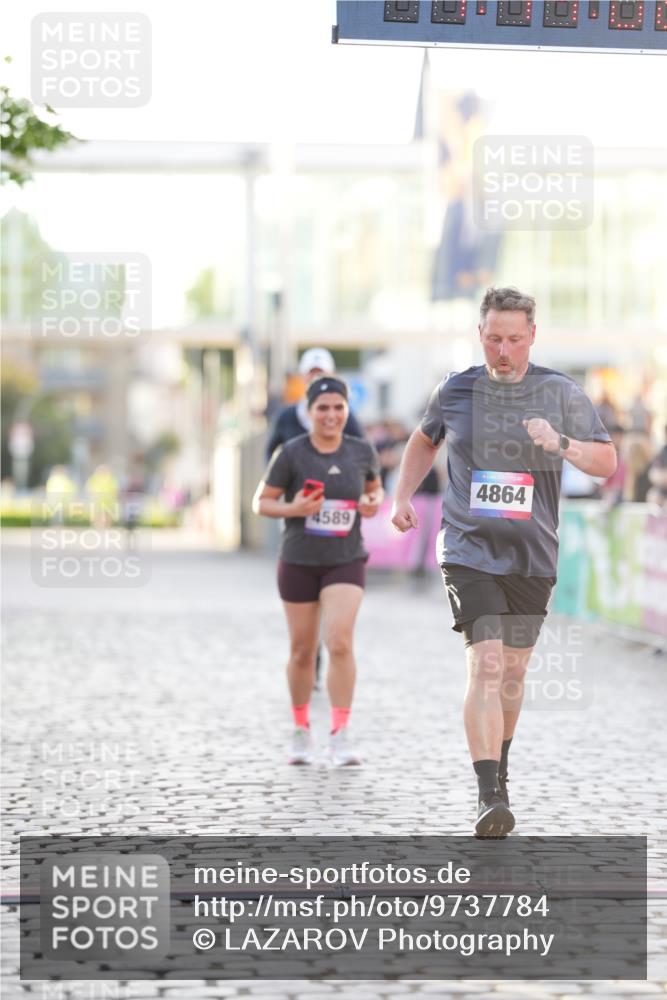 12.06.2026 - Holstenköstenlauf LAZAROV Photography http://msf.ph/oto/9737784 12.06.2026 20:14:05 Laufen 3947, 4589, 4864 meine-sportfotos.de