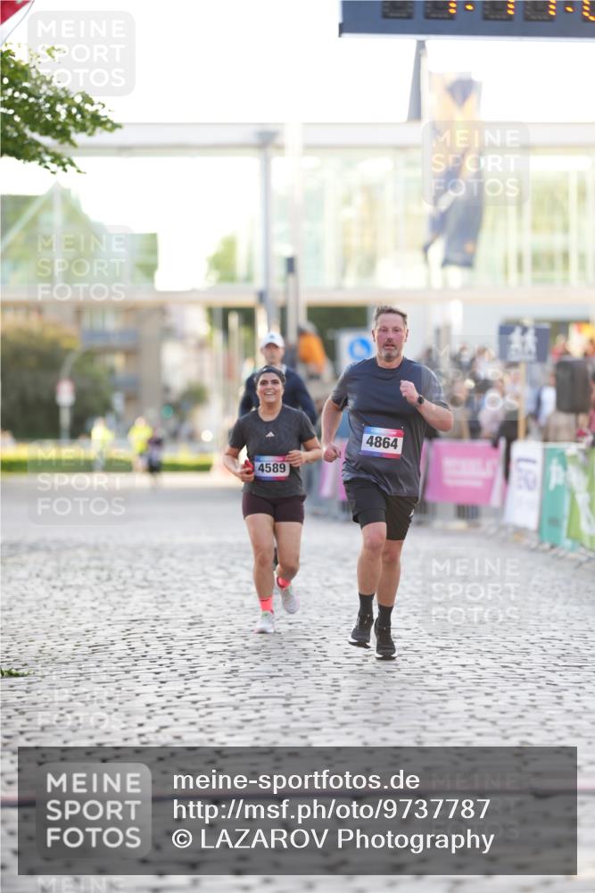 12.06.2026 - Holstenköstenlauf LAZAROV Photography http://msf.ph/oto/9737787 12.06.2026 20:14:03 Laufen 4589, 4864 meine-sportfotos.de