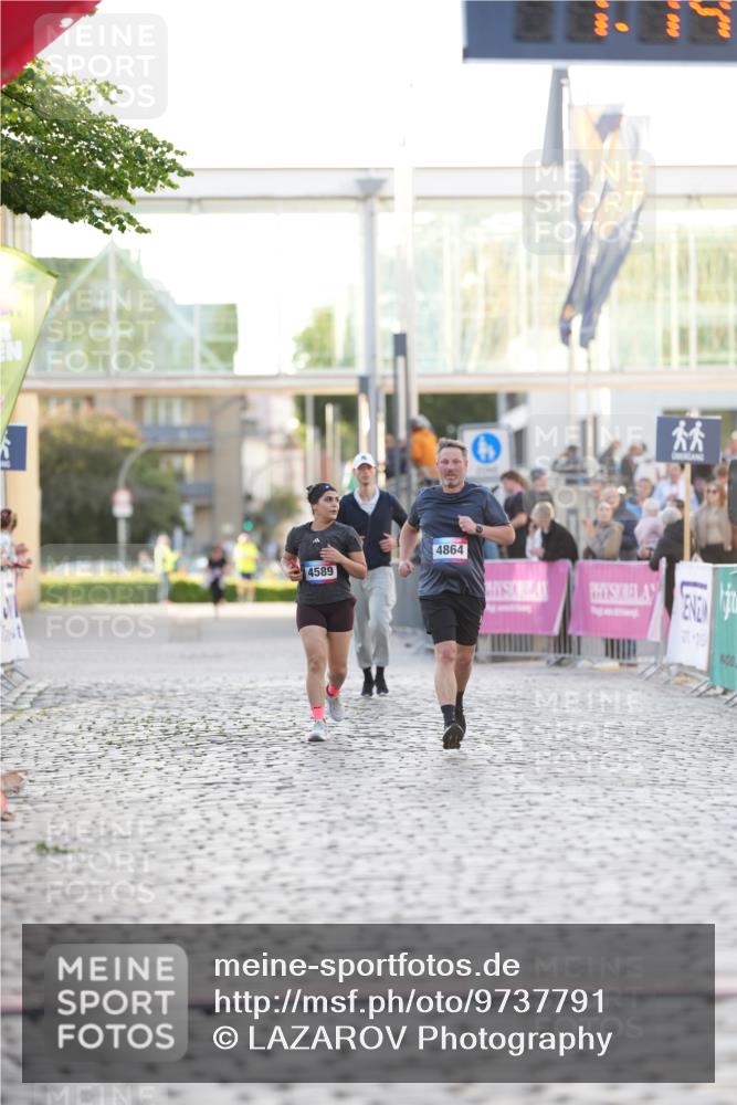 12.06.2026 - Holstenköstenlauf LAZAROV Photography http://msf.ph/oto/9737791 12.06.2026 20:14:01 Laufen  meine-sportfotos.de