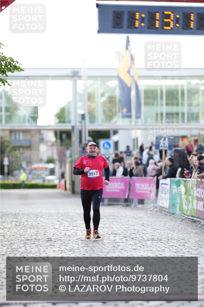 12.06.2026 - Holstenköstenlauf LAZAROV Photography http://msf.ph/oto/9737804 12.06.2026 20:13:10 Laufen 3917 meine-sportfotos.de