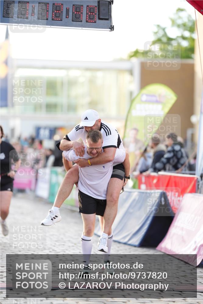 12.06.2026 - Holstenköstenlauf LAZAROV Photography http://msf.ph/oto/9737820 12.06.2026 20:12:46 Laufen 3091, 4148 meine-sportfotos.de