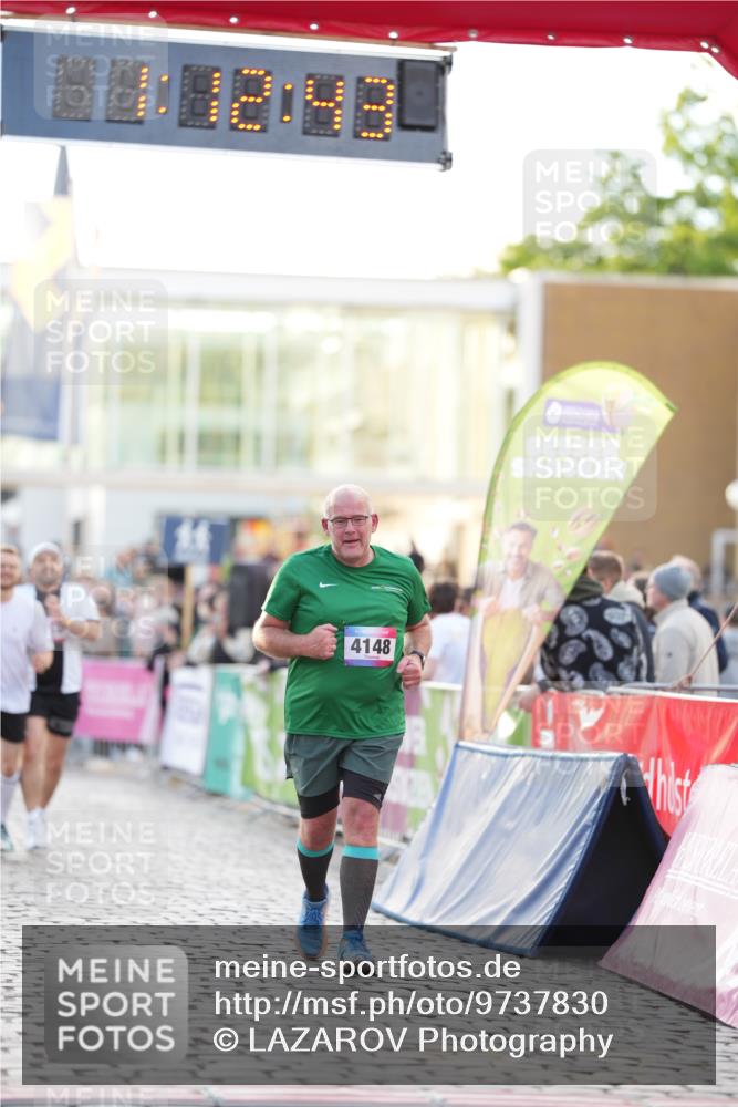 12.06.2026 - Holstenköstenlauf LAZAROV Photography http://msf.ph/oto/9737830 12.06.2026 20:12:41 Laufen 3683, 3828, 4148, 4150 meine-sportfotos.de