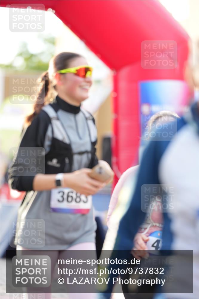 12.06.2026 - Holstenköstenlauf LAZAROV Photography http://msf.ph/oto/9737832 12.06.2026 20:12:39 Laufen 3683, 3828, 4150 meine-sportfotos.de