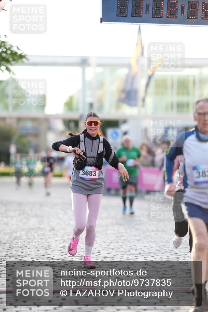 12.06.2026 - Holstenköstenlauf LAZAROV Photography http://msf.ph/oto/9737835 12.06.2026 20:12:36 Laufen 3683, 3828, 4150 meine-sportfotos.de