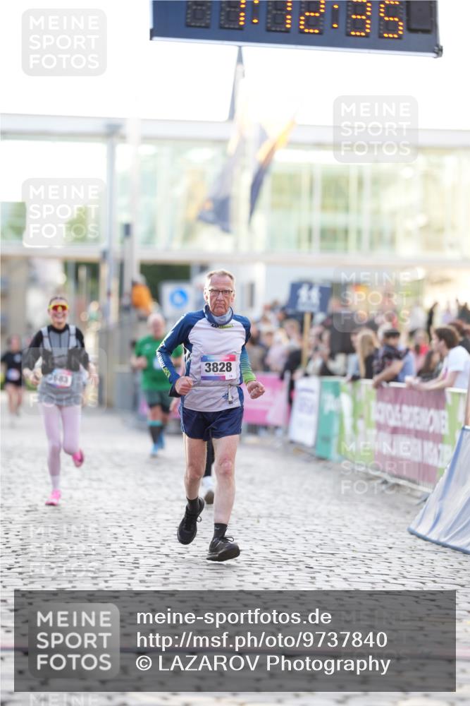 12.06.2026 - Holstenköstenlauf LAZAROV Photography http://msf.ph/oto/9737840 12.06.2026 20:12:34 Laufen 3201, 3204, 3683, 3828, 4150 meine-sportfotos.de