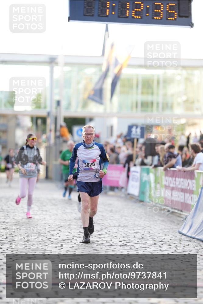 12.06.2026 - Holstenköstenlauf LAZAROV Photography http://msf.ph/oto/9737841 12.06.2026 20:12:34 Laufen 3201, 3204, 3683, 3828, 4150 meine-sportfotos.de