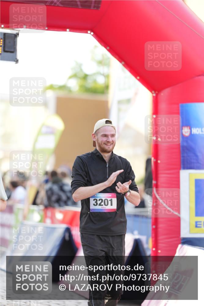 12.06.2026 - Holstenköstenlauf LAZAROV Photography http://msf.ph/oto/9737845 12.06.2026 20:12:28 Laufen 3140, 3201, 3204 meine-sportfotos.de