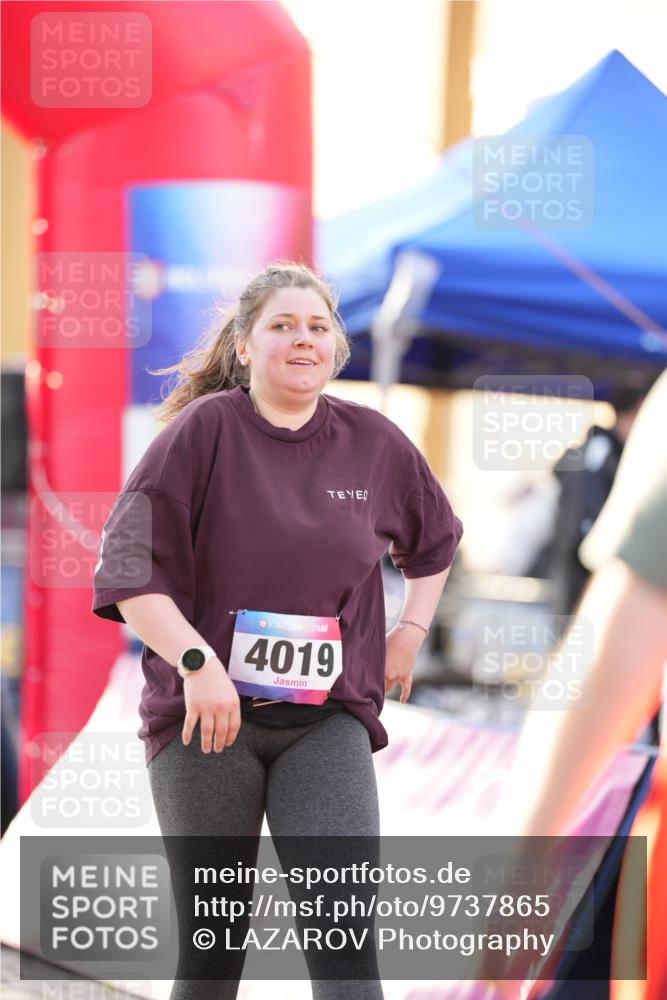 12.06.2026 - Holstenköstenlauf LAZAROV Photography http://msf.ph/oto/9737865 12.06.2026 20:11:57 Laufen 3306, 3335, 4019 meine-sportfotos.de