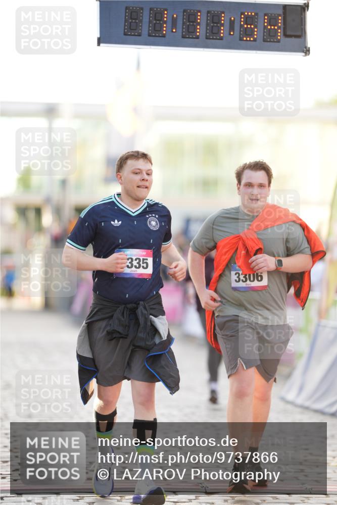 12.06.2026 - Holstenköstenlauf LAZAROV Photography http://msf.ph/oto/9737866 12.06.2026 20:11:53 Laufen 3306, 3335, 4019, 4389 meine-sportfotos.de