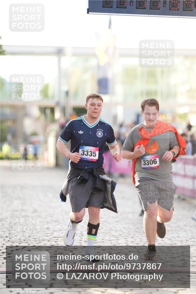 12.06.2026 - Holstenköstenlauf LAZAROV Photography http://msf.ph/oto/9737867 12.06.2026 20:11:52 Laufen 3306, 3335, 4019, 4389 meine-sportfotos.de
