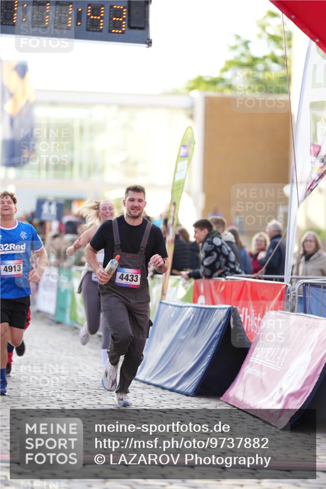 12.06.2026 - Holstenköstenlauf LAZAROV Photography http://msf.ph/oto/9737882 12.06.2026 20:11:42 Laufen 3371, 4429, 4433, 4657, 4658, 4822, 4913 meine-sportfotos.de