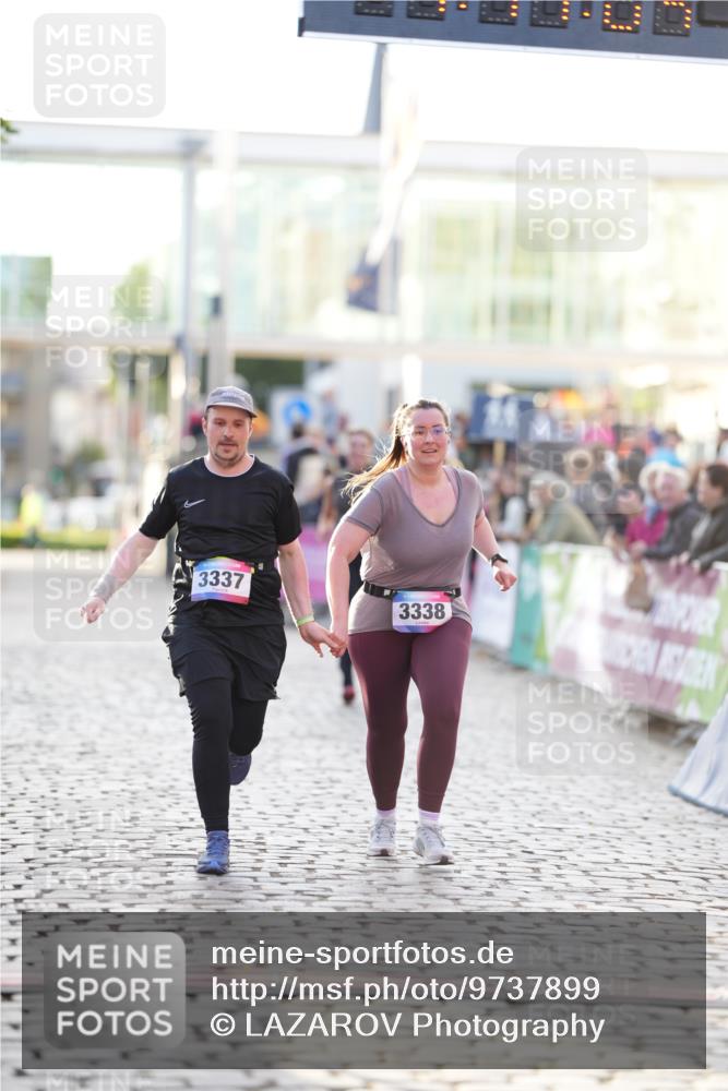 12.06.2026 - Holstenköstenlauf LAZAROV Photography http://msf.ph/oto/9737899 12.06.2026 20:11:03 Laufen 3105, 3337, 3338 meine-sportfotos.de
