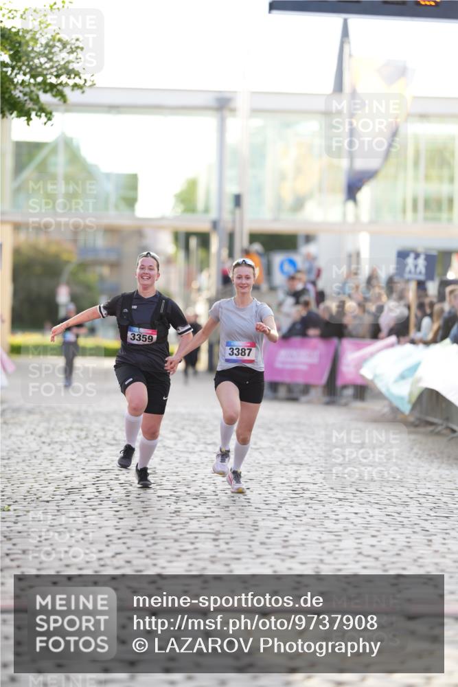 12.06.2026 - Holstenköstenlauf LAZAROV Photography http://msf.ph/oto/9737908 12.06.2026 20:10:51 Laufen 3359, 3387, 4492 meine-sportfotos.de