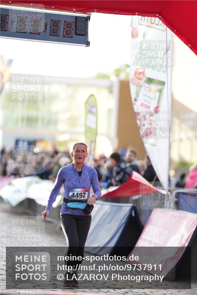 12.06.2026 - Holstenköstenlauf LAZAROV Photography http://msf.ph/oto/9737911 12.06.2026 20:10:47 Laufen 4492 meine-sportfotos.de