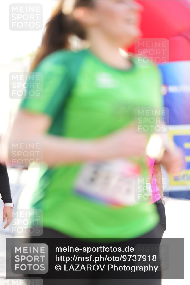12.06.2026 - Holstenköstenlauf LAZAROV Photography http://msf.ph/oto/9737918 12.06.2026 20:10:22 Laufen 3173, 4168, 4169, 4257, 4261 meine-sportfotos.de