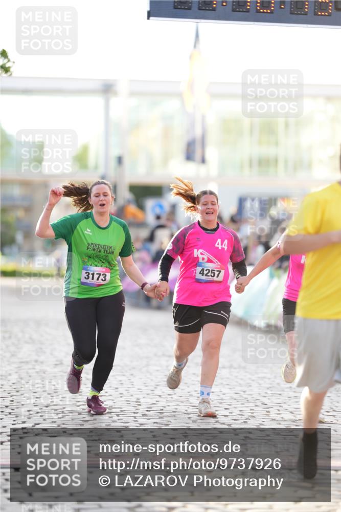 12.06.2026 - Holstenköstenlauf LAZAROV Photography http://msf.ph/oto/9737926 12.06.2026 20:10:18 Laufen 3173, 4168, 4169, 4257, 4261 meine-sportfotos.de