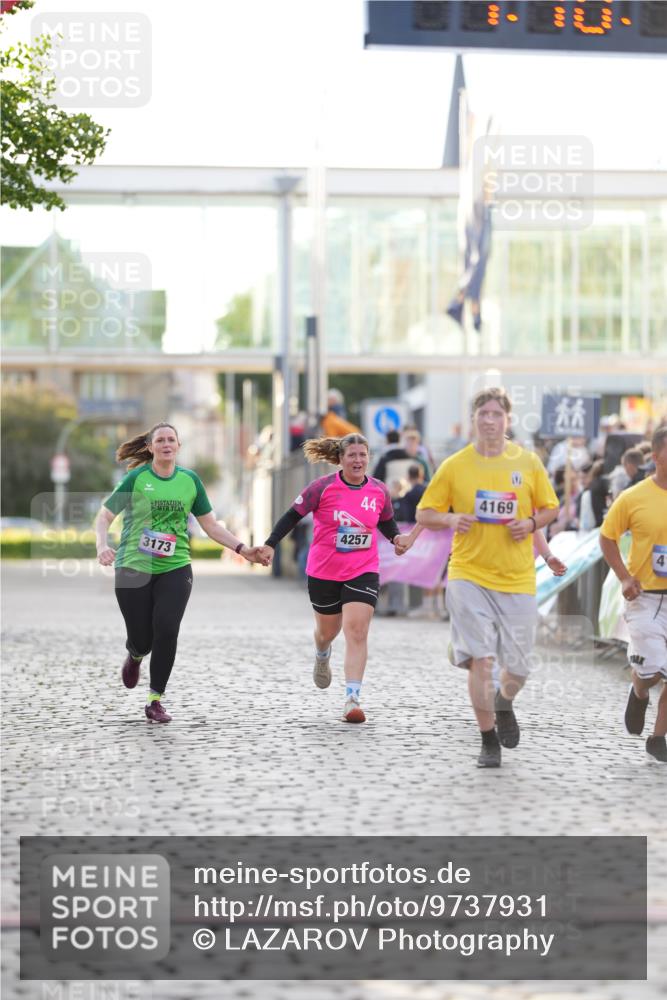 12.06.2026 - Holstenköstenlauf LAZAROV Photography http://msf.ph/oto/9737931 12.06.2026 20:10:16 Laufen 3173, 4168, 4169, 4257, 4261 meine-sportfotos.de