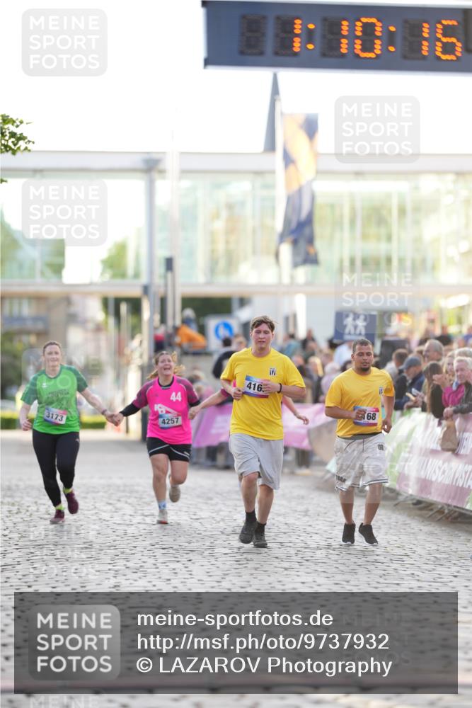 12.06.2026 - Holstenköstenlauf LAZAROV Photography http://msf.ph/oto/9737932 12.06.2026 20:10:15 Laufen 3173, 4168, 4169, 4257, 4261 meine-sportfotos.de