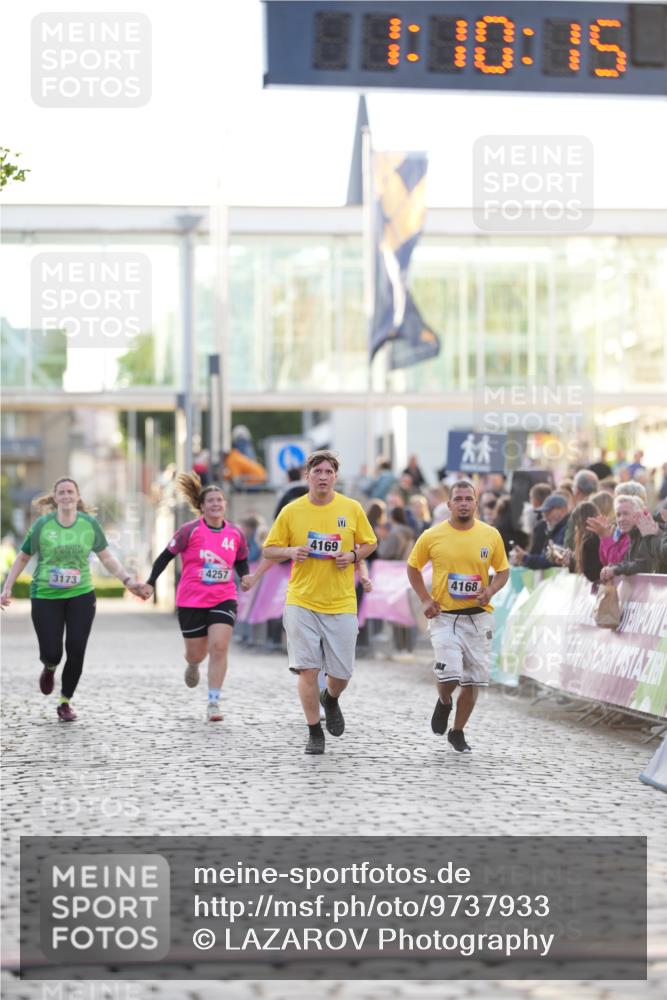 12.06.2026 - Holstenköstenlauf LAZAROV Photography http://msf.ph/oto/9737933 12.06.2026 20:10:15 Laufen 3173, 4168, 4169, 4257, 4261 meine-sportfotos.de