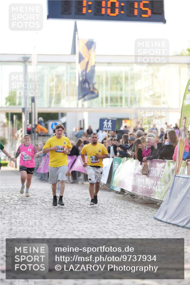 12.06.2026 - Holstenköstenlauf LAZAROV Photography http://msf.ph/oto/9737934 12.06.2026 20:10:14 Laufen 4168, 4169 meine-sportfotos.de
