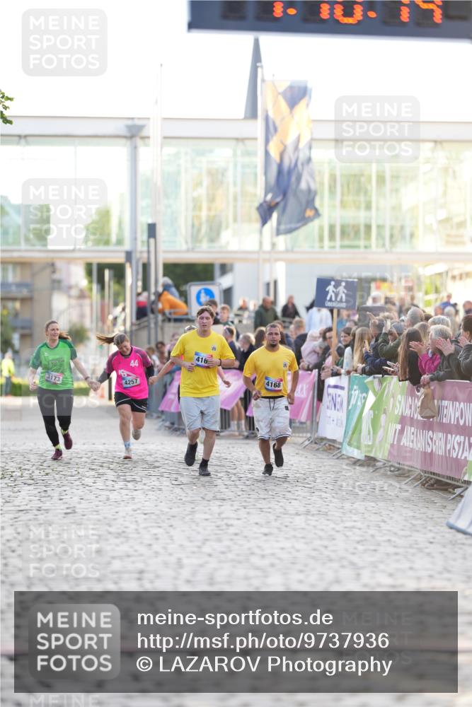 12.06.2026 - Holstenköstenlauf LAZAROV Photography http://msf.ph/oto/9737936 12.06.2026 20:10:13 Laufen 4370 meine-sportfotos.de