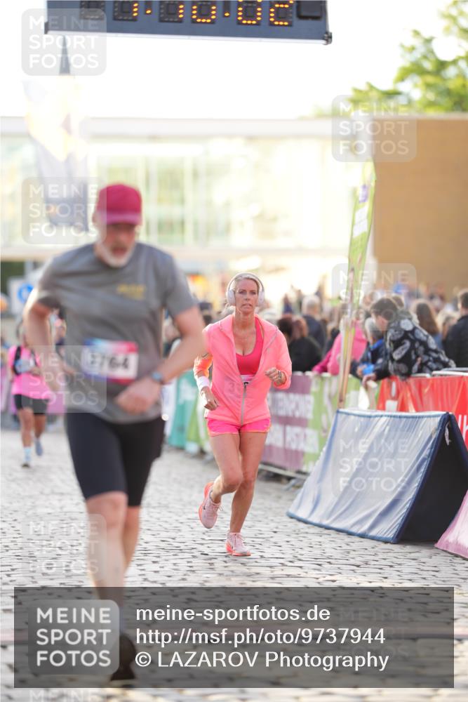 12.06.2026 - Holstenköstenlauf LAZAROV Photography http://msf.ph/oto/9737944 12.06.2026 20:10:01 Laufen 3163, 3764, 4355, 4386, 4401 meine-sportfotos.de