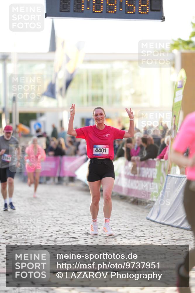 12.06.2026 - Holstenköstenlauf LAZAROV Photography http://msf.ph/oto/9737951 12.06.2026 20:09:57 Laufen 3764, 4355, 4386, 4401 meine-sportfotos.de