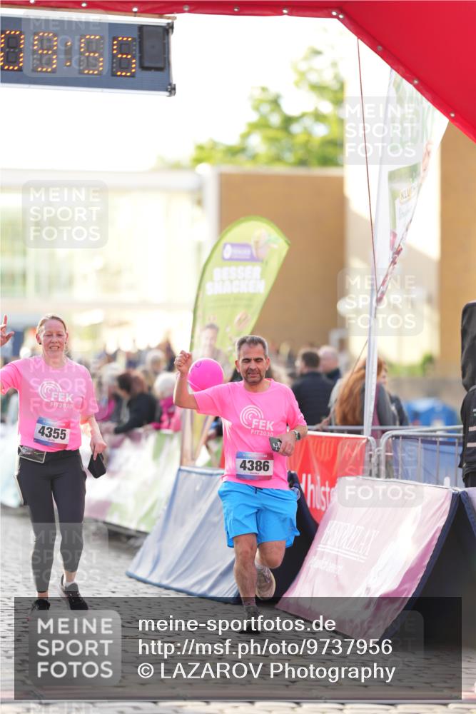 12.06.2026 - Holstenköstenlauf LAZAROV Photography http://msf.ph/oto/9737956 12.06.2026 20:09:54 Laufen 4160, 4355, 4386, 4401 meine-sportfotos.de