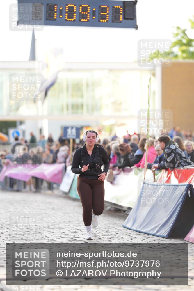 12.06.2026 - Holstenköstenlauf LAZAROV Photography http://msf.ph/oto/9737976 12.06.2026 20:09:36 Laufen 3049, 3870 meine-sportfotos.de