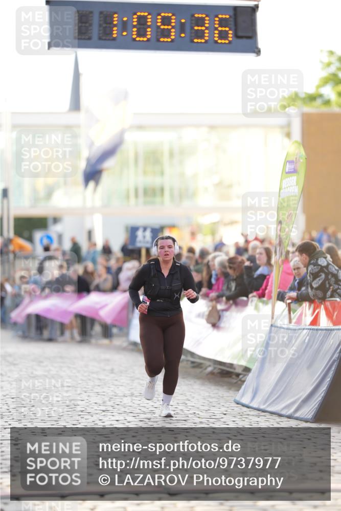 12.06.2026 - Holstenköstenlauf LAZAROV Photography http://msf.ph/oto/9737977 12.06.2026 20:09:35 Laufen 3049, 3870 meine-sportfotos.de