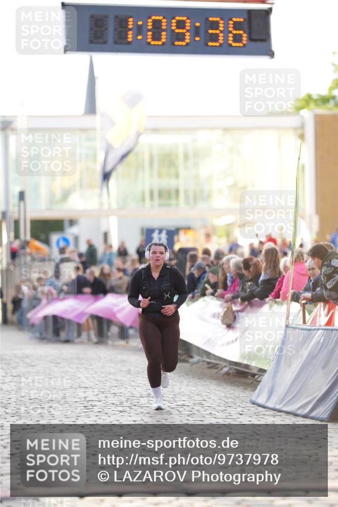 12.06.2026 - Holstenköstenlauf LAZAROV Photography http://msf.ph/oto/9737978 12.06.2026 20:09:35 Laufen 3049, 3870 meine-sportfotos.de