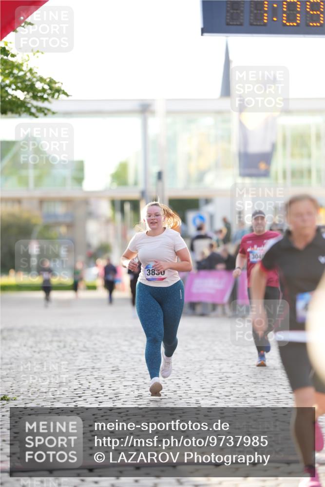 12.06.2026 - Holstenköstenlauf LAZAROV Photography http://msf.ph/oto/9737985 12.06.2026 20:09:26 Laufen 3049, 3139, 3182, 3830, 4854 meine-sportfotos.de