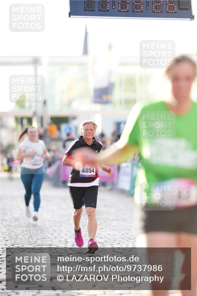 12.06.2026 - Holstenköstenlauf LAZAROV Photography http://msf.ph/oto/9737986 12.06.2026 20:09:25 Laufen 3139, 3182, 3830, 4854 meine-sportfotos.de