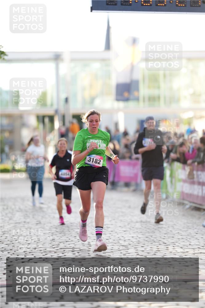 12.06.2026 - Holstenköstenlauf LAZAROV Photography http://msf.ph/oto/9737990 12.06.2026 20:09:23 Laufen 3139, 3182, 4854 meine-sportfotos.de