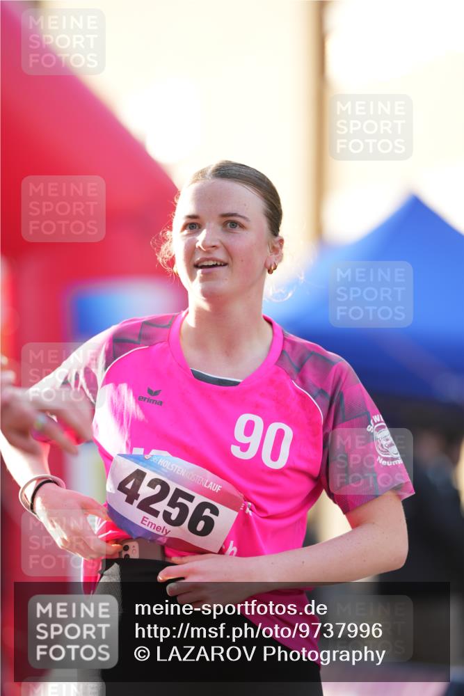 12.06.2026 - Holstenköstenlauf LAZAROV Photography http://msf.ph/oto/9737996 12.06.2026 20:09:17 Laufen 3574, 3575, 4256, 4259 meine-sportfotos.de