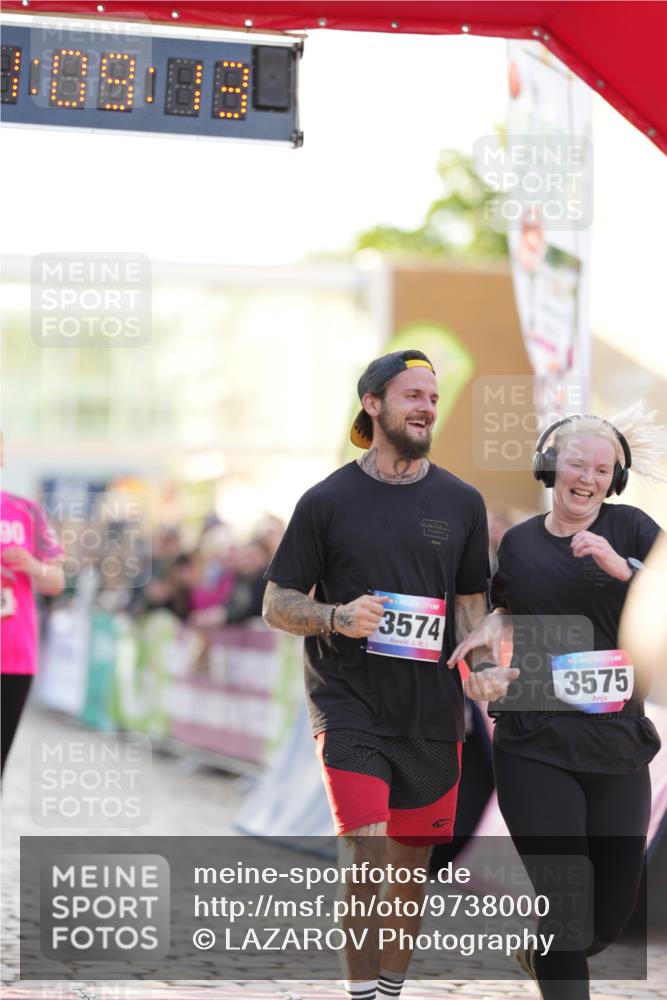 12.06.2026 - Holstenköstenlauf LAZAROV Photography http://msf.ph/oto/9738000 12.06.2026 20:09:12 Laufen 3267, 3574, 3575, 4256, 4259 meine-sportfotos.de