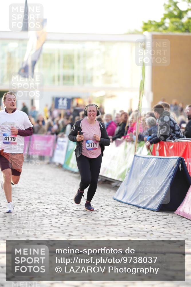 12.06.2026 - Holstenköstenlauf LAZAROV Photography http://msf.ph/oto/9738037 12.06.2026 20:08:24 Laufen 3111, 3502, 4179 meine-sportfotos.de