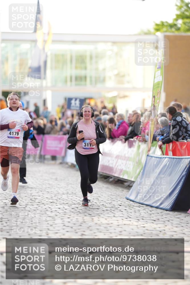12.06.2026 - Holstenköstenlauf LAZAROV Photography http://msf.ph/oto/9738038 12.06.2026 20:08:24 Laufen 3111, 3502, 4179 meine-sportfotos.de